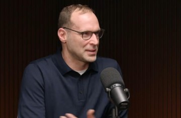 世界杯高清直播-切赫：难以释怀08年欧冠失利；C罗是努力典范，梅西有绝世天赋