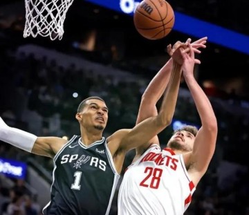 火箭队亚当斯伤情更新：脚踝3级扭伤，伤势严重！或将长期缺阵